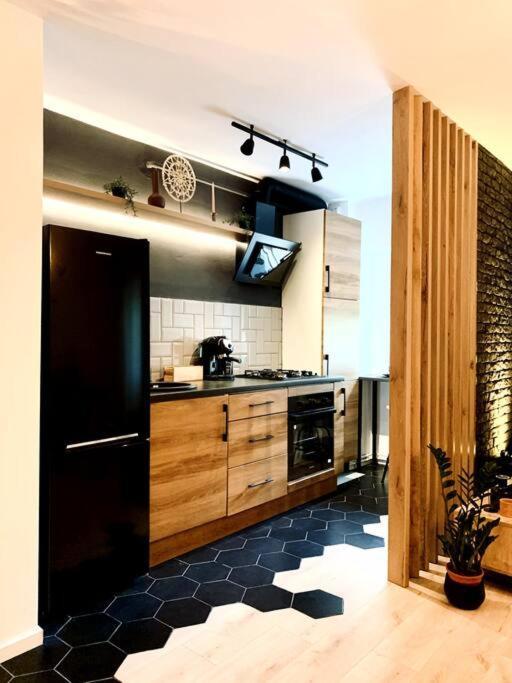 Heart Of The City - Modern Studio With Balcony Apartment Букурещ Екстериор снимка