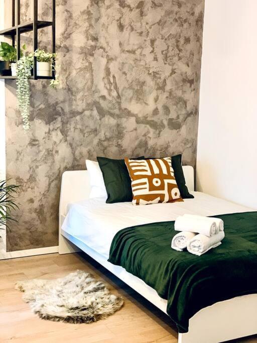 Heart Of The City - Modern Studio With Balcony Apartment Букурещ Екстериор снимка